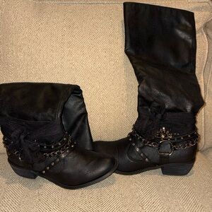 Stylish Black Combat Boots with Chain Accents